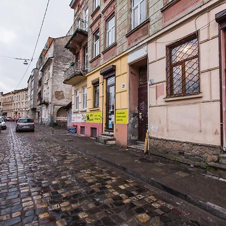 Квартира Подобово В Центрі На Вулиця Скорика 25 Колишня Чайковського Біля Філармонії Lviv Extérieur photo